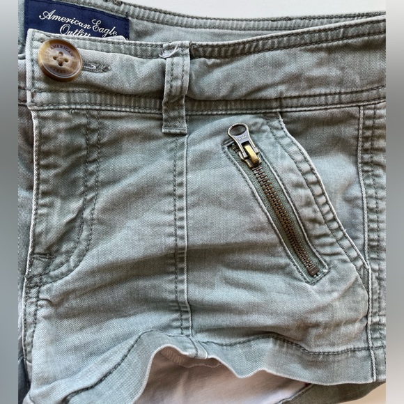 American Eagle camo shorts. - Picture 2 of 3
